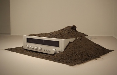 4.11_Barnette_Untitled_audio_receiver_